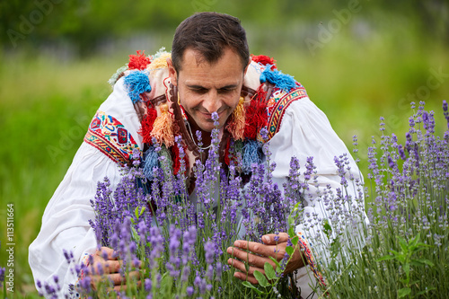 Photos Romanian farmer in traditional costume