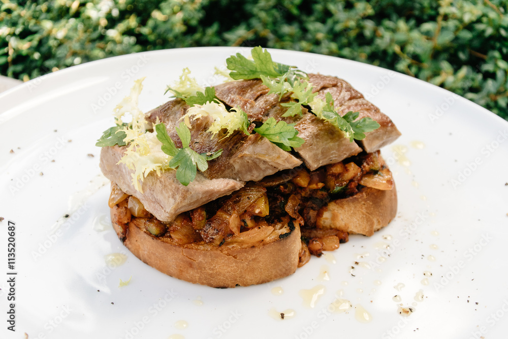 Tenderloin of pork with Ratatouille in bread Tenderloin of pork with Ratatouille in bread