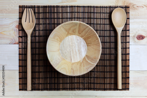 Wooden spoon, fork and circle bowl set