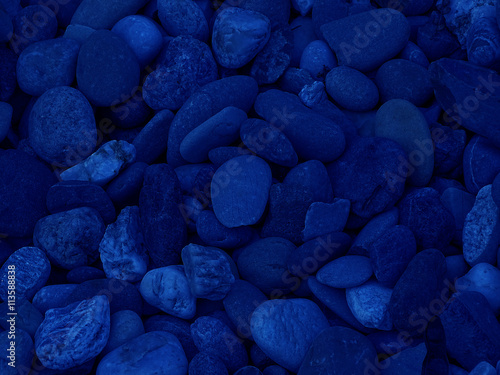 Steine. Blauer Wallpaper als Monitorhintergrund © WernerHilpert