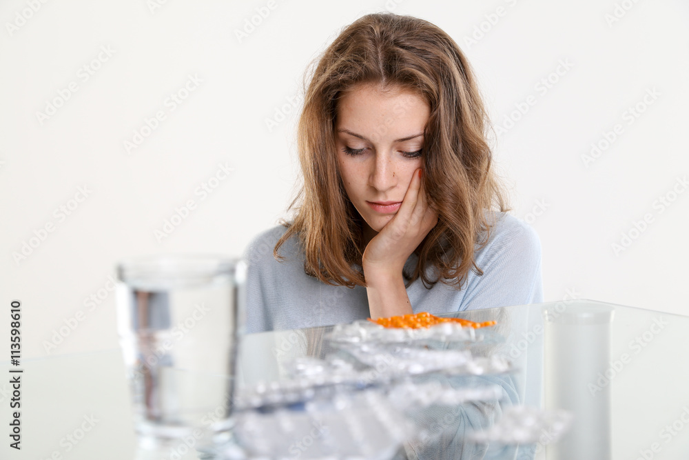 Kobieta z bólem zęba 