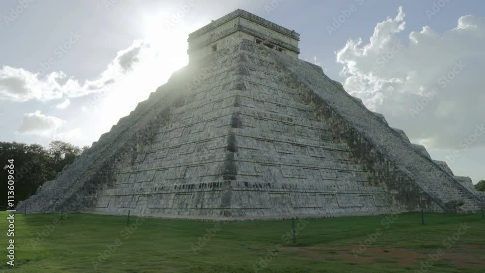 establishing shot of chichen itza castillo temple at sunrise no people establishing shot of chichen itza castillo temple at sunrise no people