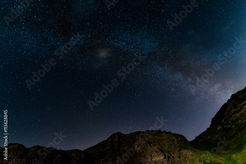 Milky way over the hills © irantzuarb