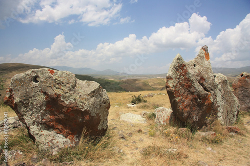 Zorakarer, ein bronzezeitliches Gräberfeld mit antiker Siedlung in Armenien. © Liudmila Travina