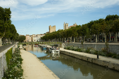 Het Canal du Midi stroomt door het centrum van Narbonne