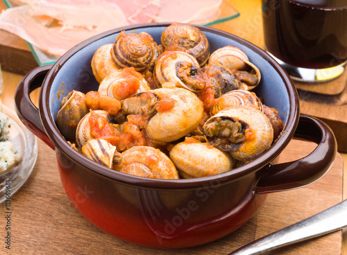snails cooked in sauce