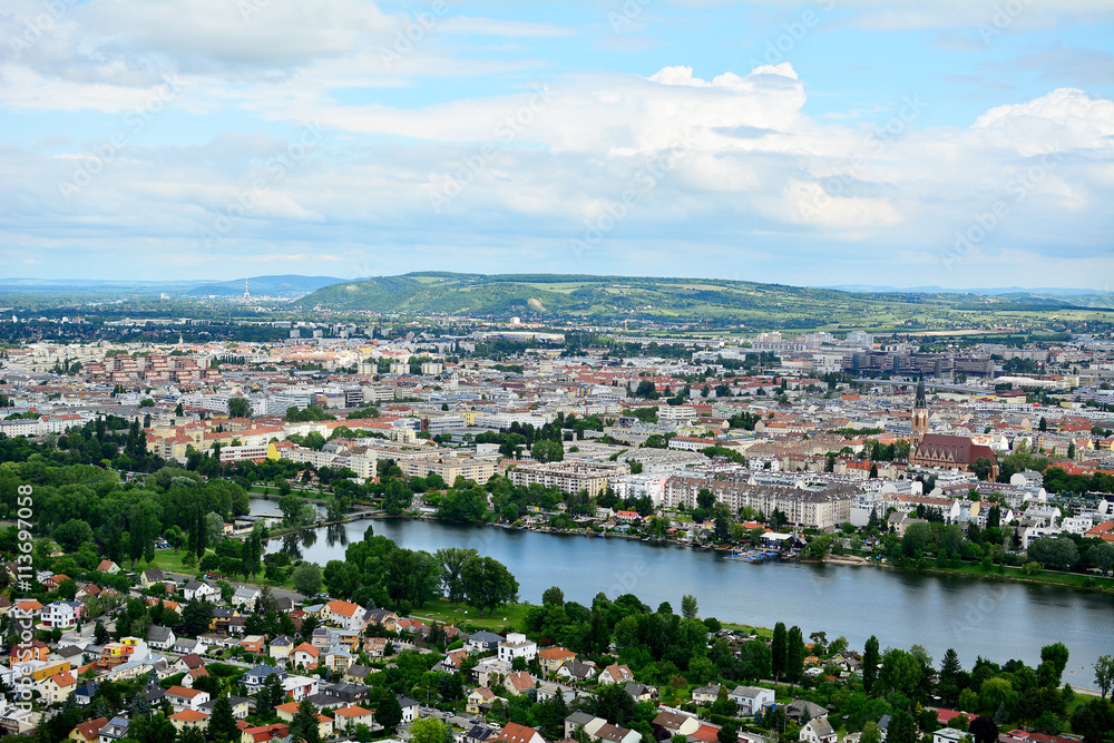 Blick über Wien mit Neue Donau
