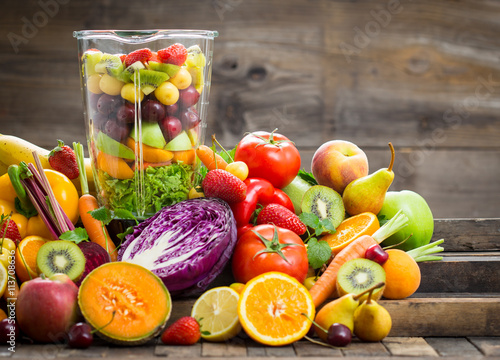Fototapeta Naklejka Na Ścianę i Meble -  Fresh fruits and vegetables in the blender