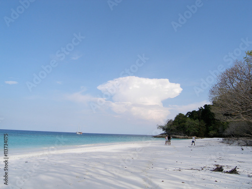 Fototapeta Naklejka Na Ścianę i Meble -  Island with white sandy beach