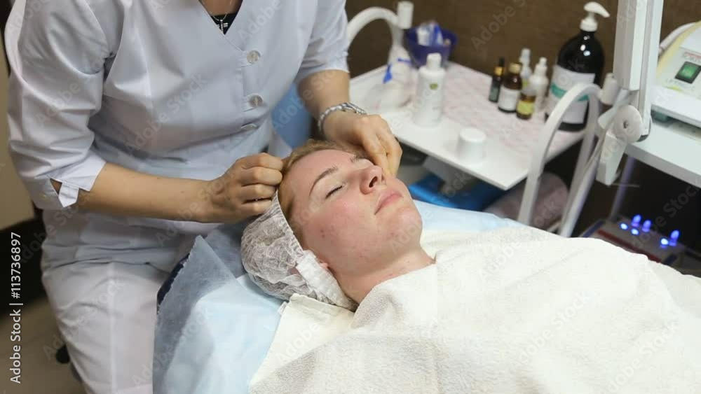 Beautiful Girl Lies In The Beauty Salon Beautiful Girl Lies In The Beauty Salon