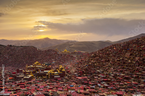  Larung gar (Buddhist Academy) in sunset, Sichuan, China.