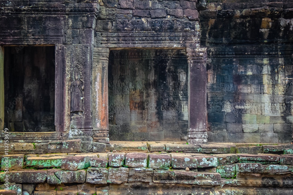 Fototapeta premium statua Bayon Temple Angkor Thom, Kambodża. Starożytna architektura Khmerów.