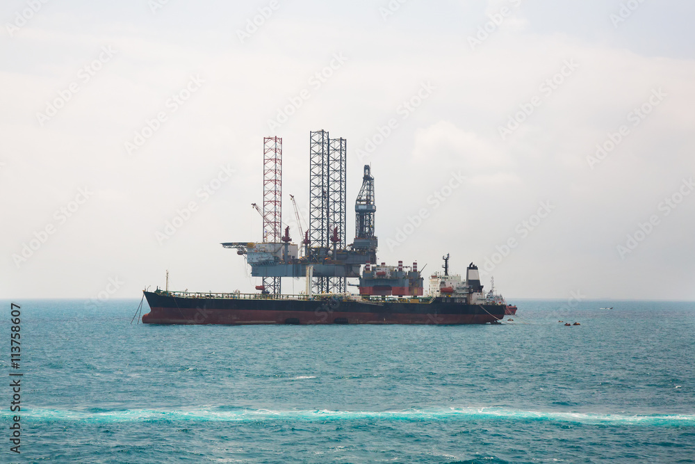 Offshore oil rig drilling platform Offshore oil rig drilling platform