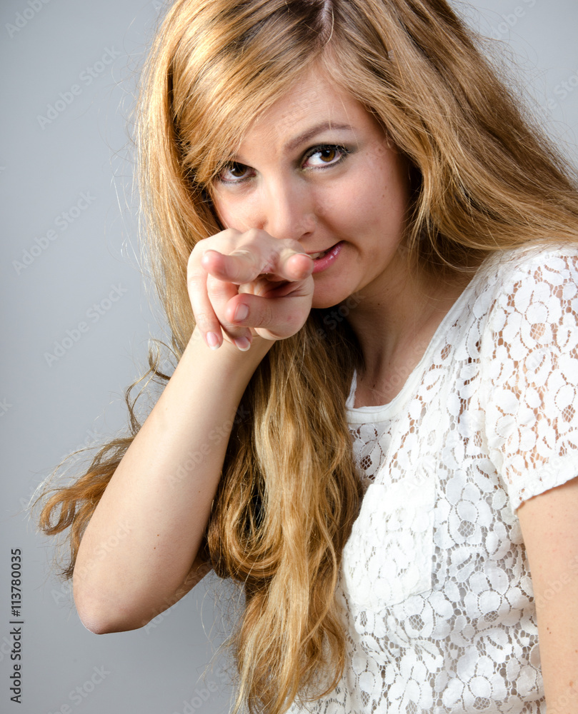 Junge, schöne, blonde, langhaarige Frau mit braunen Augen :) Stock Photo |  Adobe Stock