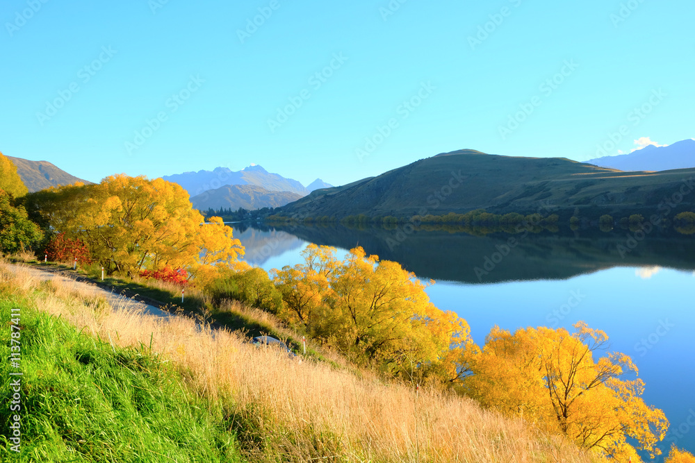 Obraz premium 夕日に輝くヘイズ湖畔