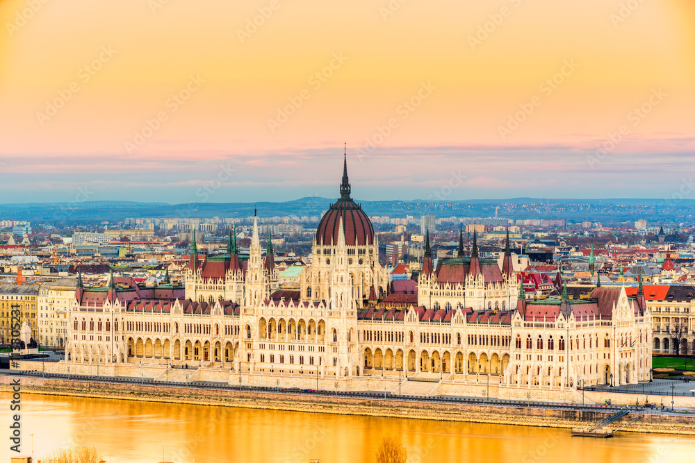 Naklejka premium Budapest parliament at sunset, Hungary
