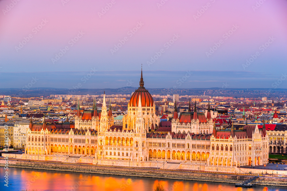 Naklejka premium Budapest parliament at sunset, Hungary