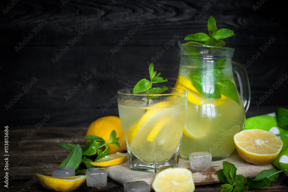 Fototapeta premium Lemonade in a glass