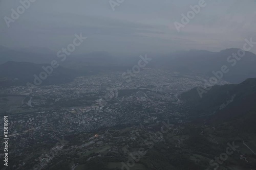 timelapse sur ville au coucher du soleil