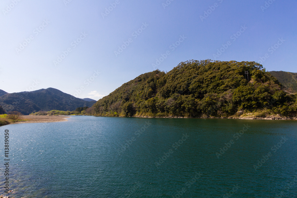 高知県四万十市　三里沈下橋から見た四万十川