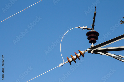 Εκτύπωση καμβά Strain insulator and jumper wire on a  power line