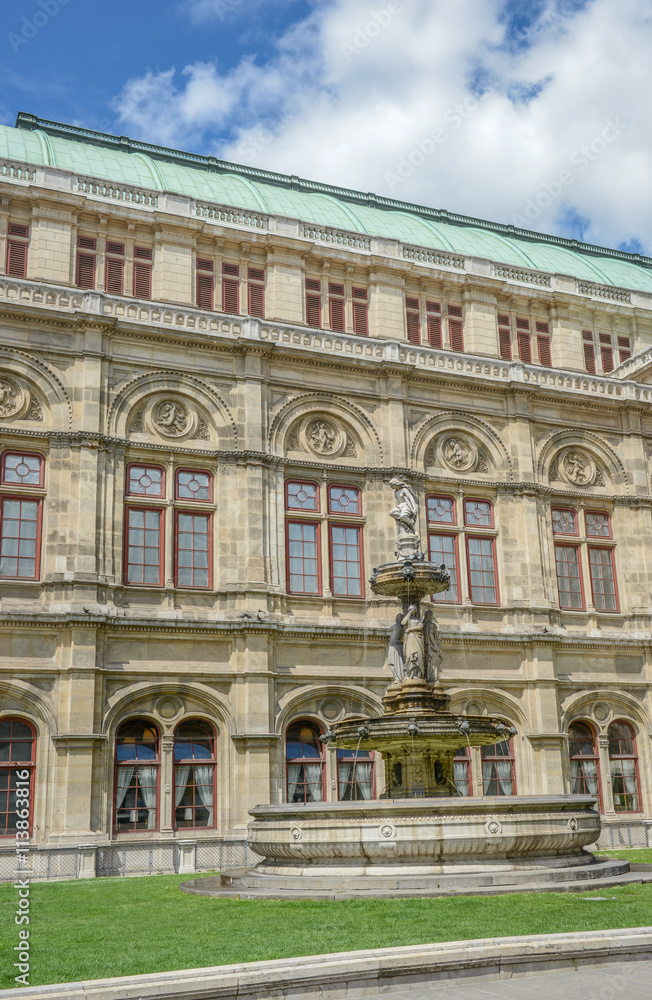 Vienna State Opera House Statues (Wiener Staatsoper) - Vienna