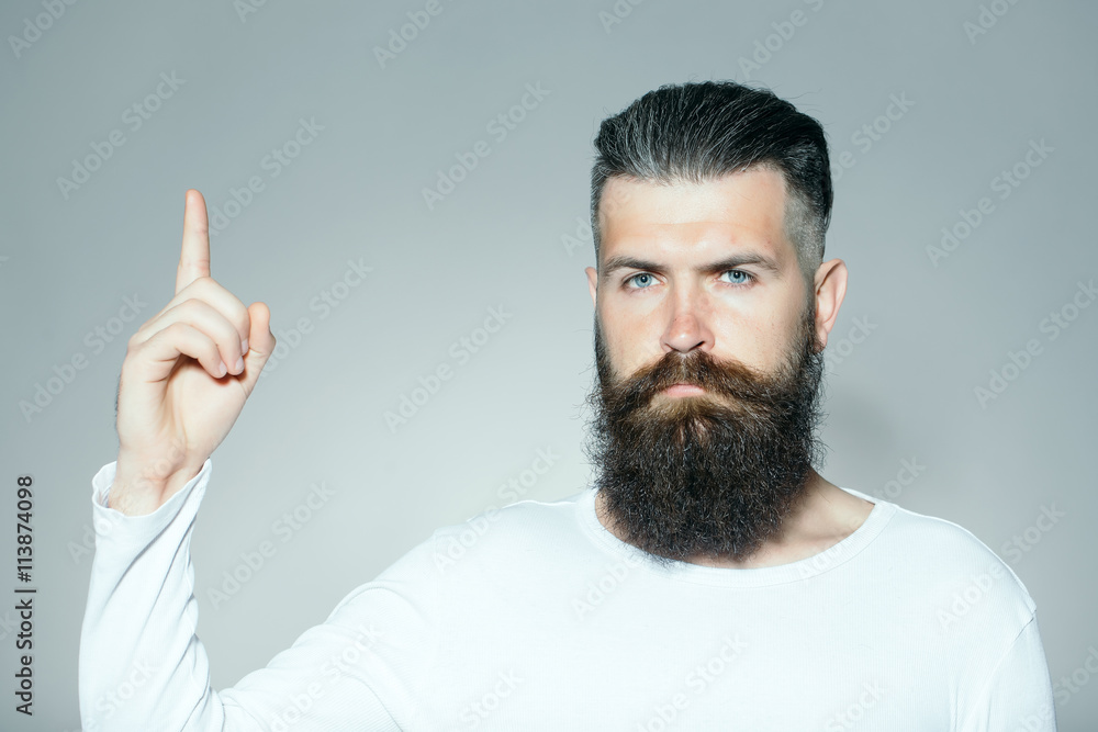Naklejka premium Bearded man with gesture
