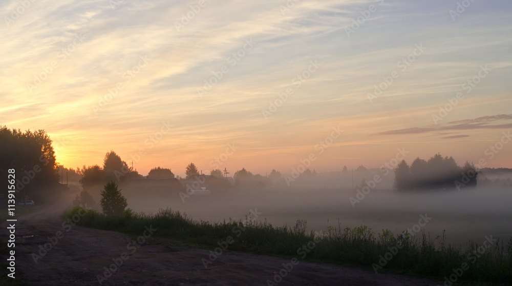 Obraz premium misty sunrise