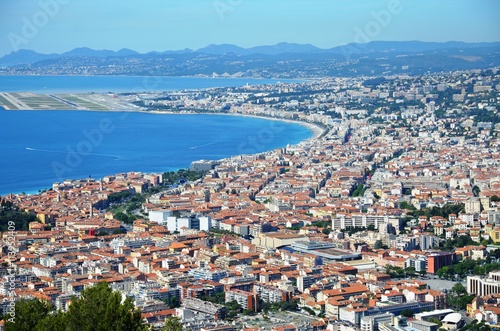 Nice Côte d'Azur, promenade , plages et coulée verte © Annerp