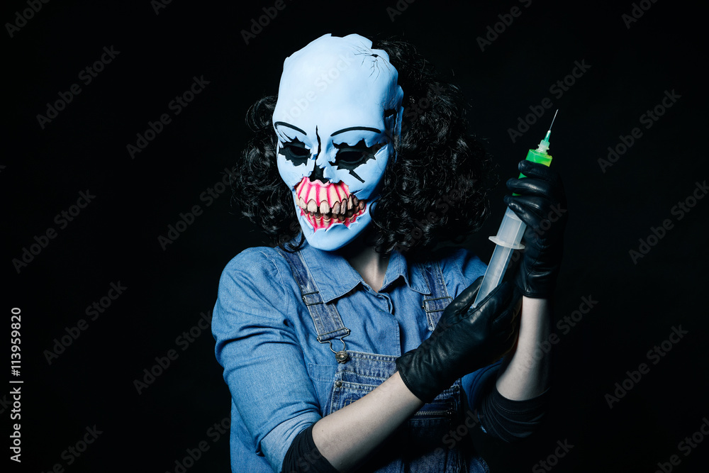 Psycho Killer mit Spritze in der Hand 5 Psycho Killer mit Spritze in der Hand 5