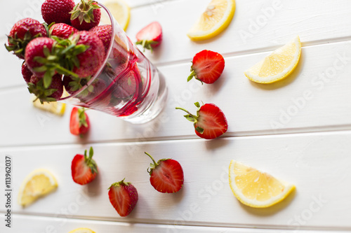 Lemon and strawberries, source of vitamin C