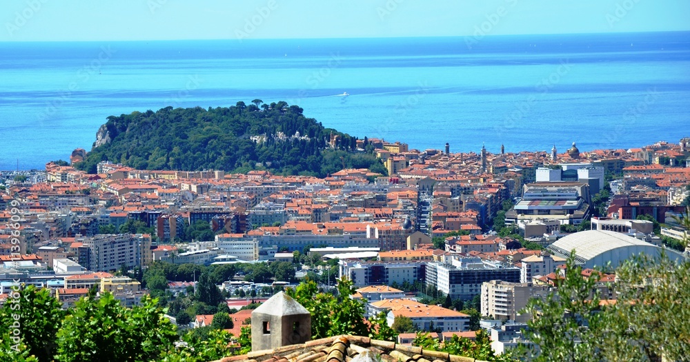 La colline du château à Nice et Méditerranée