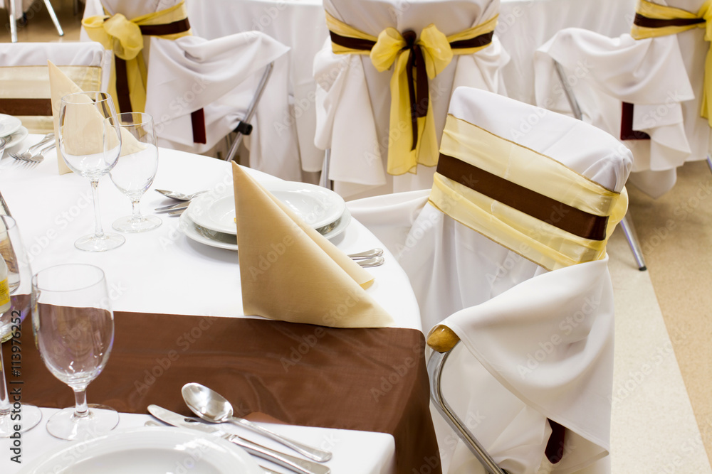 wedding table and chair with ribbon wedding table and chair with ribbon