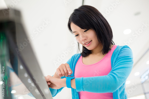 Woman use of smart watch Free Download Woman use of smart watch - GFXLoad