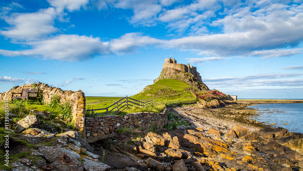 Fototapeta premium Lindisfarne Castle on the Northumberland coast, England