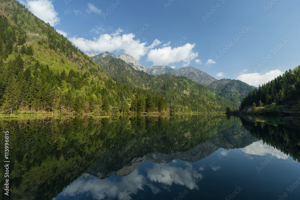 Mirror of Arrow Bamboo lake view in Jiuzhaigou National Park, Si