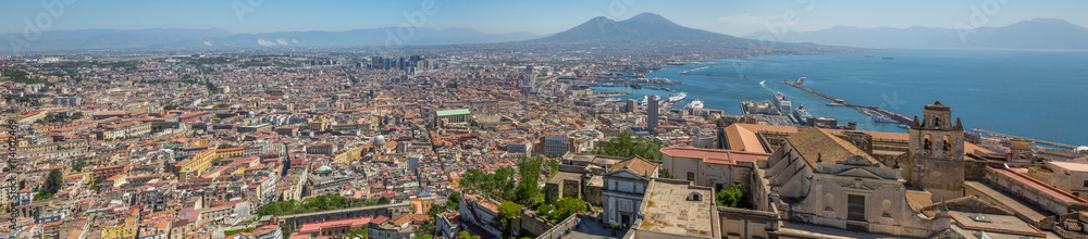 Panorama de la baie de Naples depuis le château Sant'Elmo