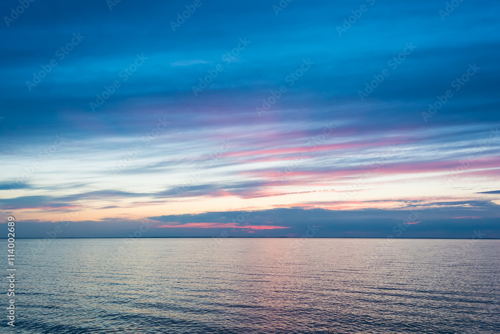 Obraz premium Lake. Lake at sunset.