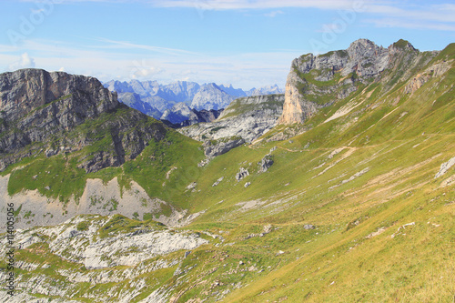 Fototapeta Naklejka Na Ścianę i Meble -  view on a mountain valley in the alps (rofan mountains)