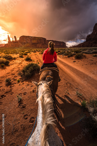 Monument Valley Horseback Riding