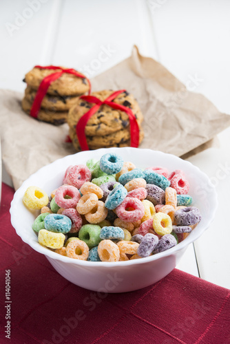  bowl with cereals and milk,