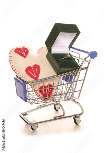 Shopping for an egagement ring photo