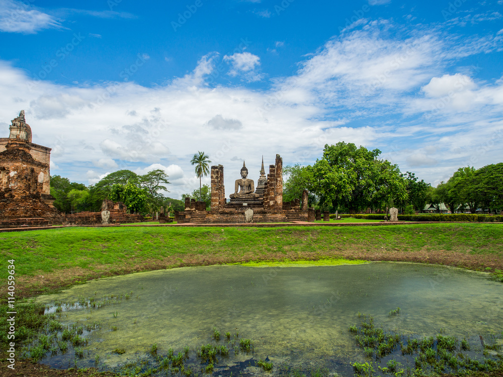 Mahathat Temple, an ancient temple in Sukhothai Historical Park, Sukhothai, Thailand. 