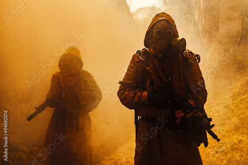 Obraz na płótnie Nuclear post-apocalypse survivors