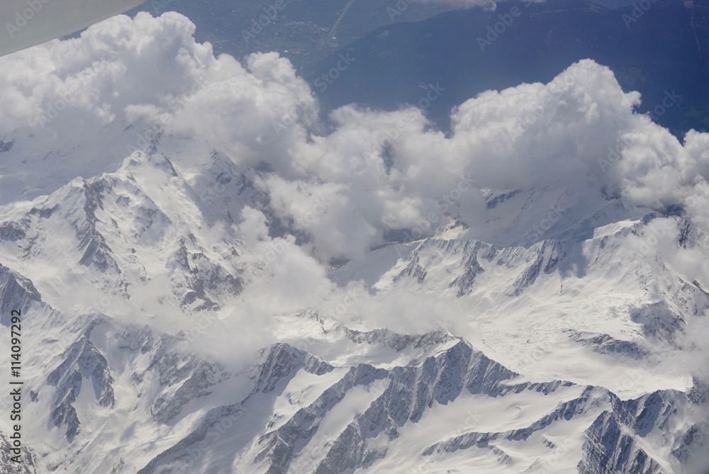 Flug über die Alpen