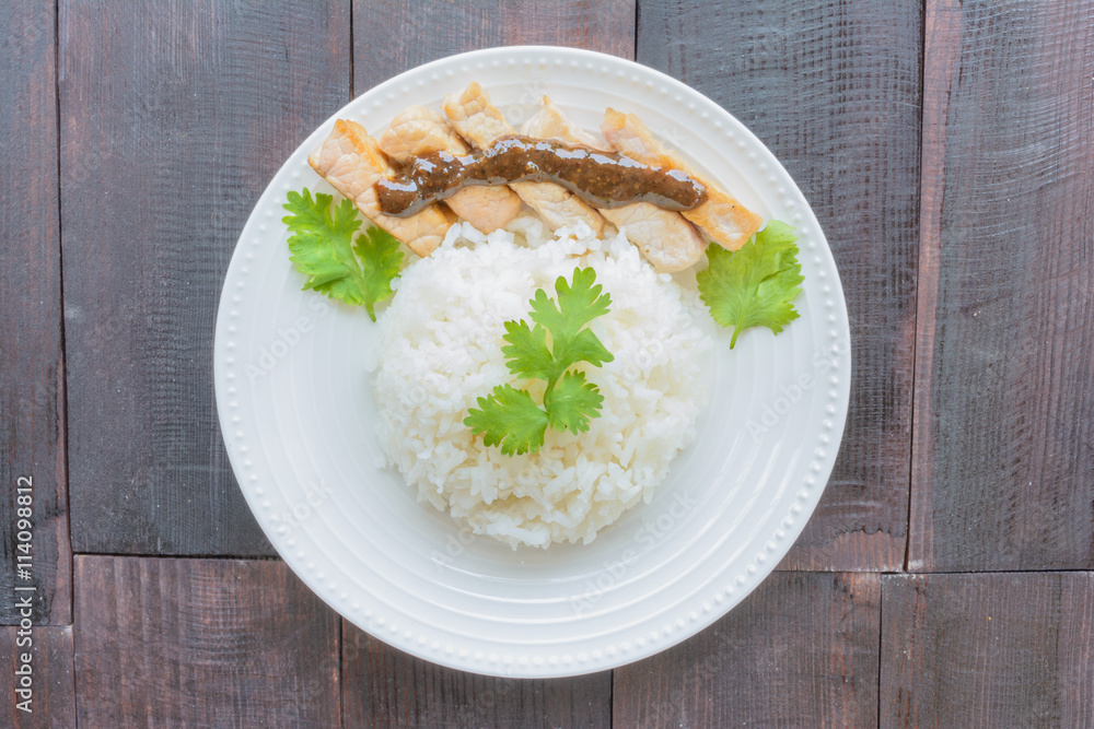 Rice and grill pork with pepper sauce Rice and grill pork with pepper sauce