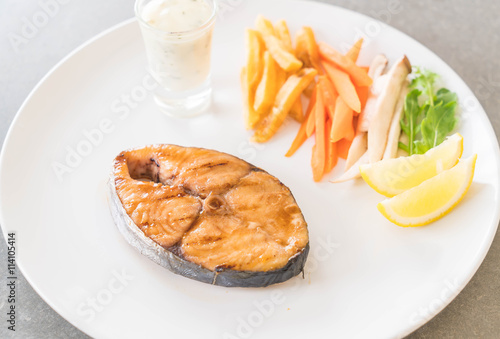 mackerel fish steak
