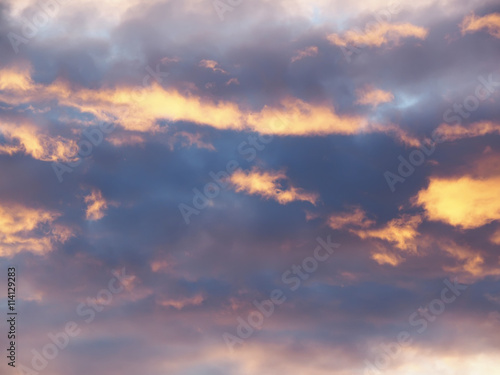 Fototapeta Naklejka Na Ścianę i Meble -  sunset sky with clouds above the forest
