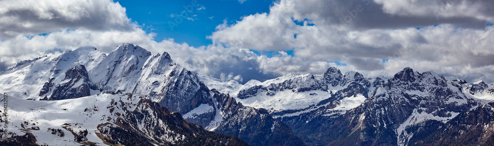 Obraz premium Winter morning landscape of Marmolada summit in Dolomites