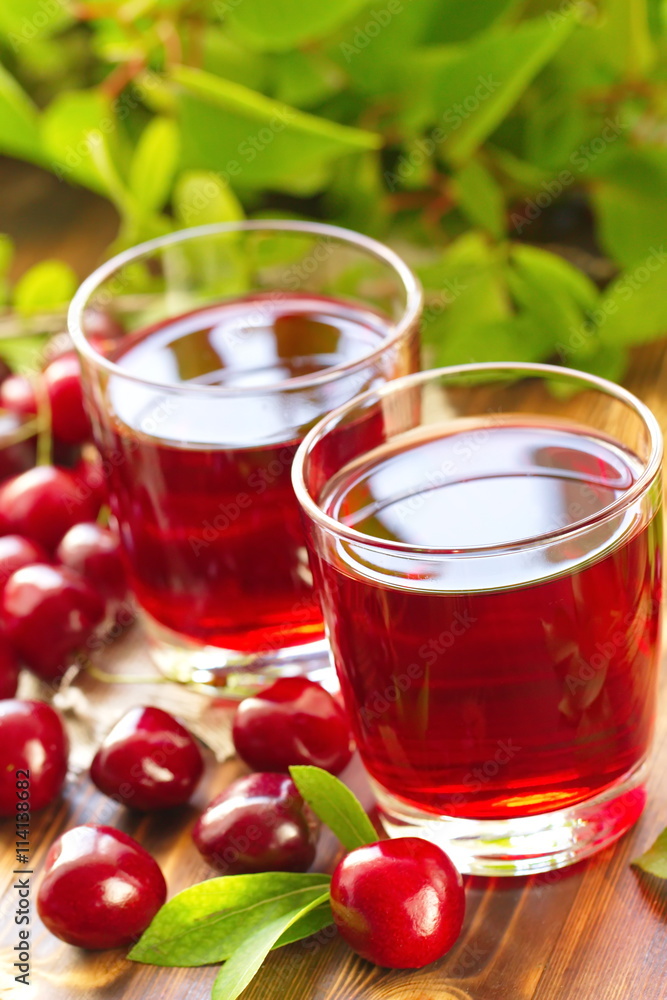 Cherry juice with fresh berries Cherry juice with fresh berries